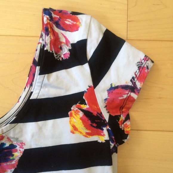 Floral Stripe Crop Top - Picture 4 of 4